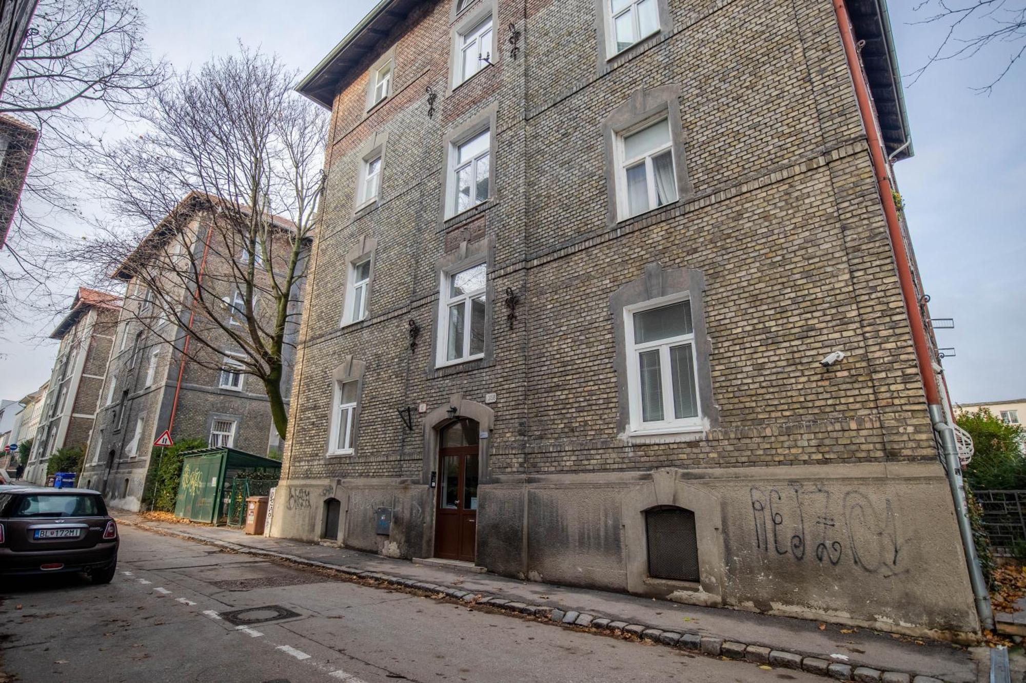 Historical Wine Apartment Bratislava Exterior foto